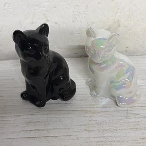 2 Vintage Fenton Glass Opalescent Iridescent White And Black Cat - Picture 1 of 9