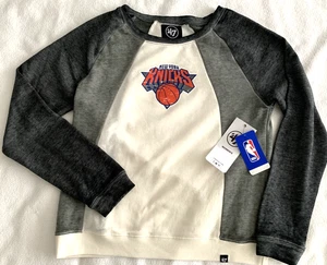 NY KNICKS SWEATSHIRT WOMENS SMALL 47 BRAND MSG NBA BASKETBALL BLOCK CREWNECK - Picture 1 of 7