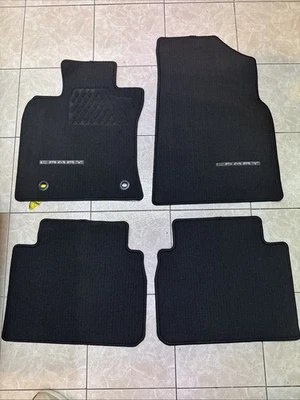 Juego de 4 alfombrillas/alfombras originales Toyota Camry OEM 2018-2024 negras Foto 1 de 4