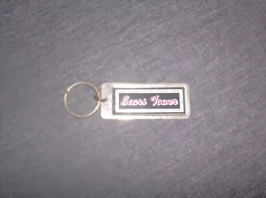 Sears Tower Chicago Travel Souvenir Keychain Gold Tone - Picture 1 of 1