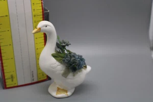 Vintage entzückende 5" Mutter Gans Figur mit blauem Band und Blumen - Bild 1 von 6