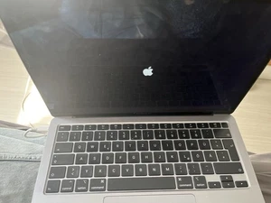 Apple MacBook Air 13" 2020 gwiezdna szarość – częściowo uszkodzony / powolny / dla hobbystów - Zdjęcie 1 z 4