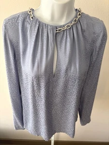 Blusa BCBGMAXAZRIA XSmall catena collo buco della serratura lavanda leopardata nuova con etichette lusso silenzioso - Foto 1 di 16