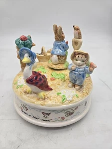 Caja de música Schmid Oh What A Beautiful Morning Beatrix Potter  - Imagen 1 de 6
