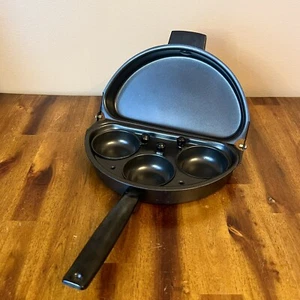 Non-Stick Folding Omlette Pan with Egg Poacher Set *very heavy-duty* - Picture 1 of 7