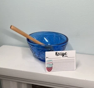 1 Cute Little Glass Bowl for 18'' doll kitchen-W/ Wooden Spoon &recipe Cards 1/3 - Bild 1 von 8