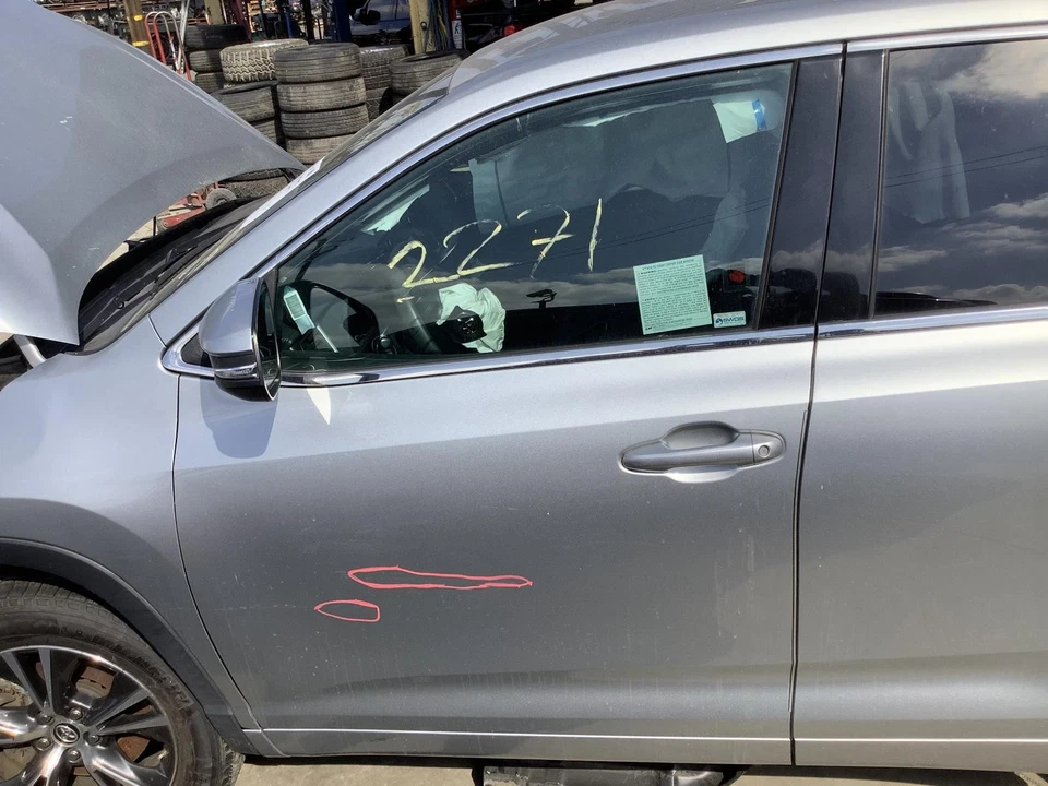Conjunto de puerta delantera izquierda usado se adapta a: Toyota Highlander 2018 grado delantero izquierdo Foto 1 de 4