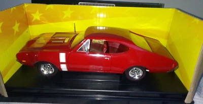 Olds 4-4-2 1968, versión limitada, American Muscle / Ertl, varios colores - Imagen 1 de 4