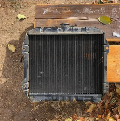 Radiador JDM Toyota Celica ta22 ta23 ta27 71 72 73 74 75 76 77 Foto 1 de 4