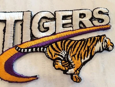 PARCHE BORDADO HIERRO VINTAGE LSU TIGRES 3 1/4" X 2 1/4" Foto 1 de 3