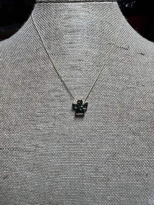 Colar de anjo folheado a ouro. Aparência de opala falsa. 18” com 2,5” Ext novo em folha (bolsa 63) - Imagem 1 de 2