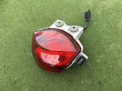 Luz de freno trasera y parada trasera 2477 Kawasaki EX650 ER6F ER6N 40501 2005-08 Foto 1 de 4