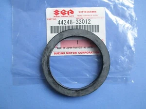 SELLO TAPA LLENADO TANQUE COMBUSTIBLE ORIGINAL SUZUKI GT750 GT550 GT380 T500 GT TS 4424833012 - Imagen 1 de 2