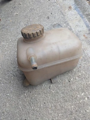 Vauxhall Nova Corsa A Header Expansion Tank With Cap - Image 1 of 4