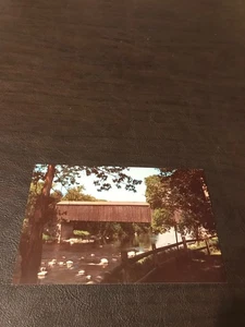 UNVERPOSTTE POSTKARTE - LOW'S COVERED BRIDGE - SANGERVILLE. MAINE - Bild 1 von 2