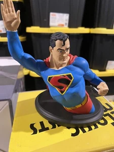 SUPERMAN Classics LIMITED EDITION Mini-Bust by DC Direct # 2093 / 2500 NIB!! - Picture 1 of 6
