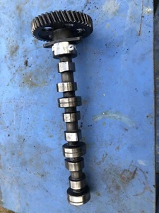 john deere 4100 camshaft with gear AM876426 - Picture 1 of 1