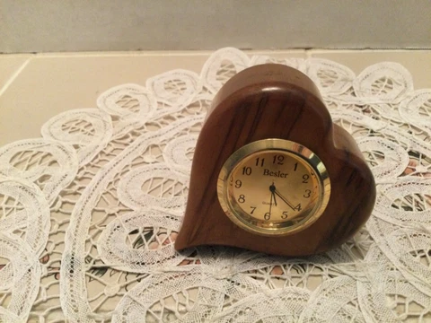 Myrtle Wood  Heart Shaped Mini Desk Top Clock Besler  Quartz Clock Working Cover