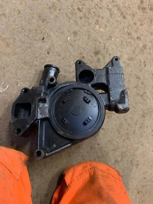 Ford New Holland 40 series water pump  - Image 1 of 4