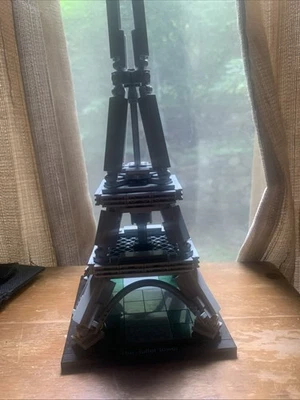 LEGO Architecture: The Eiffel Tower (21019) With Box And Instructions - Image 1 of 3