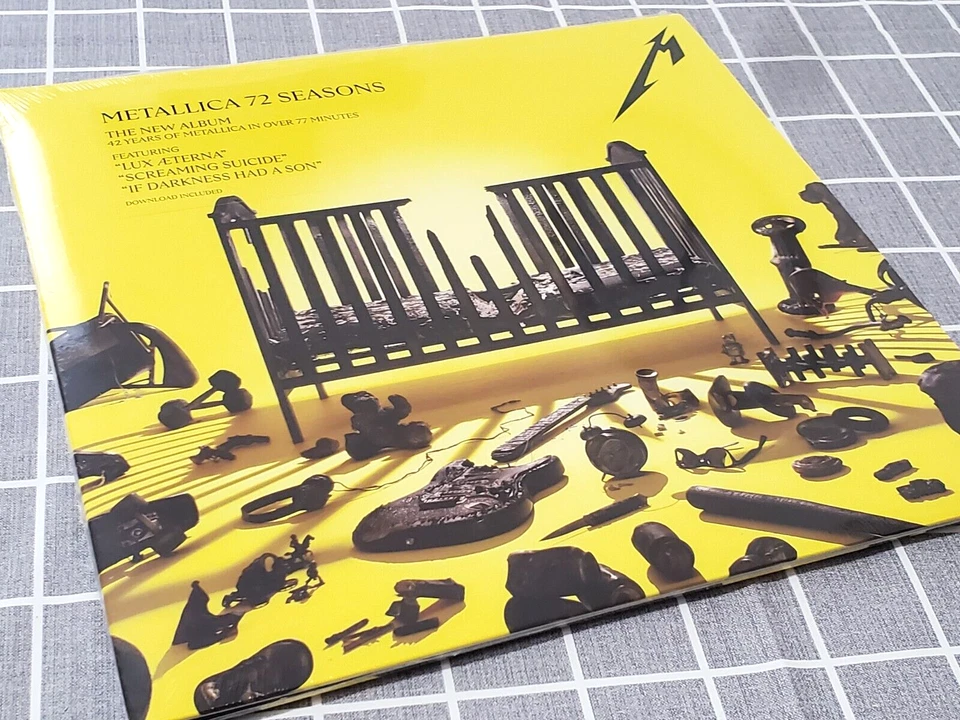 Metallica 72 Seasons 2LP Vinyl Walmart Yellow Black Swirl 2023