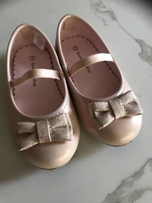 Zapatos planos Koalakids color rosa brillante con lazo talla 7 Foto 1 de 3