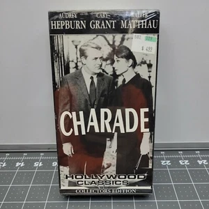 CHARADE: Audrey Hepburn, Cary Grant, Walter Matthau (1994) VHS Hollywood Classic - Picture 1 of 8