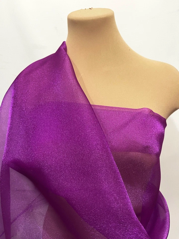 TECIDO ORGANZA BRILHANTE MAGENTA ROXO POR JARDA.DESFILE..VESTIDOS..DECORAÇÃO..ARTESANATO - Imagem 1 de 1