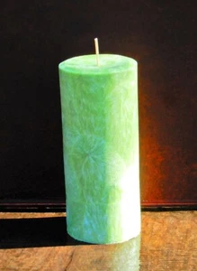 200hr LIME COCONUT & ELDERFLOWER Fruity Infusion Green PLANT BASED PILLAR CANDLE - Picture 1 of 12