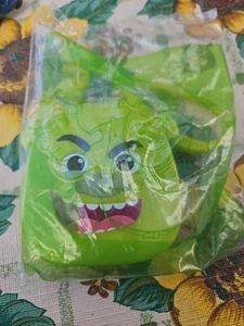 McDonalds Dreamworks Family SHREK Green Toy MINT 2022 Malaysia Sealed McD Movie - Foto 1 di 2