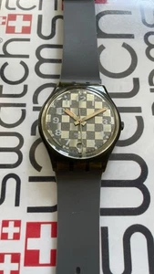 Swatch Gent Clubs GM402 Standard Gents 34mm Cinturino Nuovo - Foto 1 di 6
