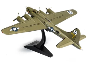 Corgi AA33322 B-17F Flying Fortress 'Royal Flush' - 8th Air Force - IN STOCK - Picture 1 of 8
