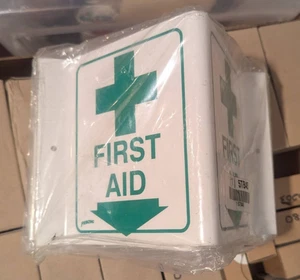 Brady V1FA03A Prinzing Rectangle Standard "V" Sign, 9" x 6", FIRST AID (W/PICTO) - Picture 1 of 3
