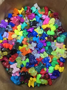 Lot of 200 Random Gogos Crazy Bones ALL CLASSIC SERIES - Picture 1 of 1