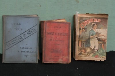 lot de 3 livres anciens de cuisine. - Immagine 1 di 4