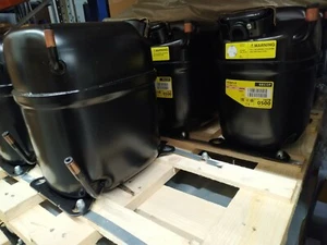 230V 50Hz compressor Secop GS26CLX 107B0500 Danfoss R404a R507 1 1/4 HP - Picture 1 of 3