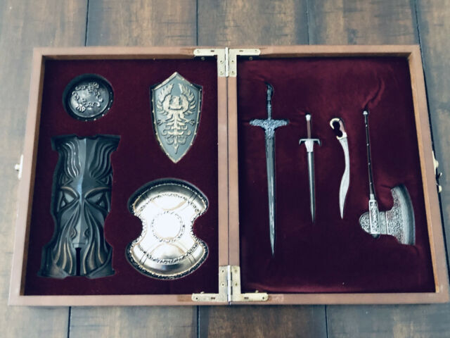 Japan's fancy Dark Souls 2 edition has case of replica weapons