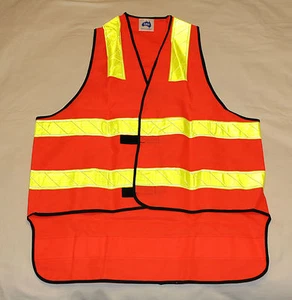 SMA Australia Mens Red Yellow Hi Vis Safety Vest 50mm Reflective Tape Size S New - Picture 1 of 6