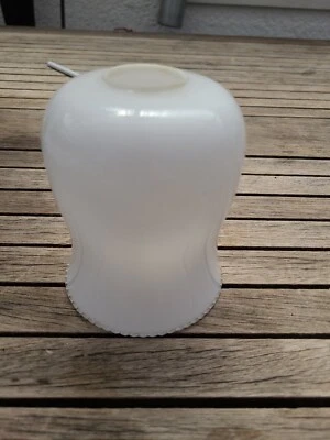 globe ancien  de lustre en opaline blanche  - Photo 1/4