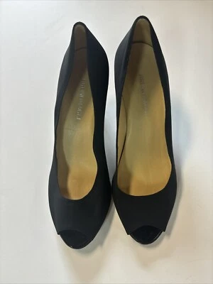 Zapatos de salón Bruno Magli negros peep toe, tela talla 9B con puntera y tacón de charol Foto 1 de 4