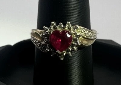 Anillo Corazón Rojo Oro Blanco y Amarillo 10KT 2.37 Gramos Talla 7, 4 Piedras Foto 1 de 4