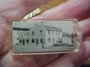 Vintage Keychain Fenske's Bar Mt Calvary Wis Wi Pictures of Bar Schlitz Sign SEE - Picture 1 of 5