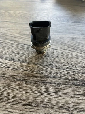 SENSORE ALTA PRESSIONE CARBURANTE ALFA FIAT IVECO LANCIA OPEL COD. 0281002903 - Immagine 1 di 4