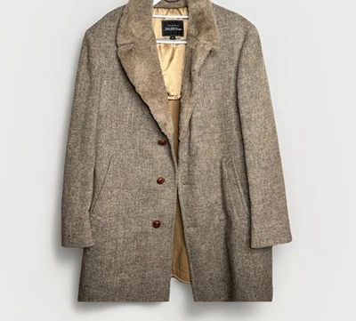 VTG Men’s SZ 44 Saks 5th Ave Tan Herringbone Heavy Wool Overcoat Faux Fur Collar - Image 1 of 4