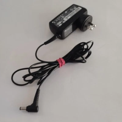 Delta Electronics AC Adapter Laptop Charger Power Supply ADP-40TH A 19V 2.15A - Image 1 of 4