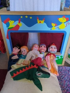 Wooden Puppet Theatre Tobis Germany 2002 4 Stage Sets 6 Hand Puppets Boxed GC - Picture 1 of 24