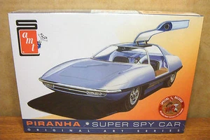 AMT PIRANHA SUPER SPY CAR 1/25 SCALE MODEL KIT ORIGINAL ART SERIES (blue) - Picture 1 of 4