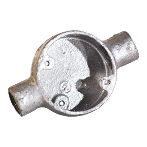 Caja de conexiones de cableado de salida de conducto de 20 mm de 2 vías - concreto, ladrillo, piedra - Imagen 1 de 1