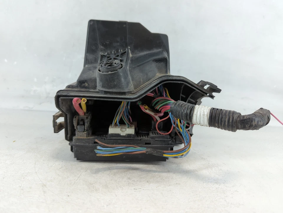 Nissan Versa 2013-2019 caja de fusibles caja de fusibles módulo de relé 284b7 1hr0c RL4TK Foto 1 de 4