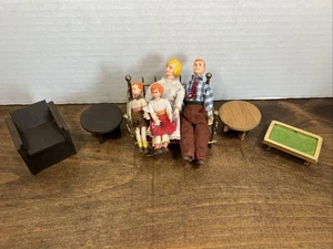 Lotto oggetti e mobili per casa delle bambole in miniatura vintage - LEGGI - Foto 1 di 11